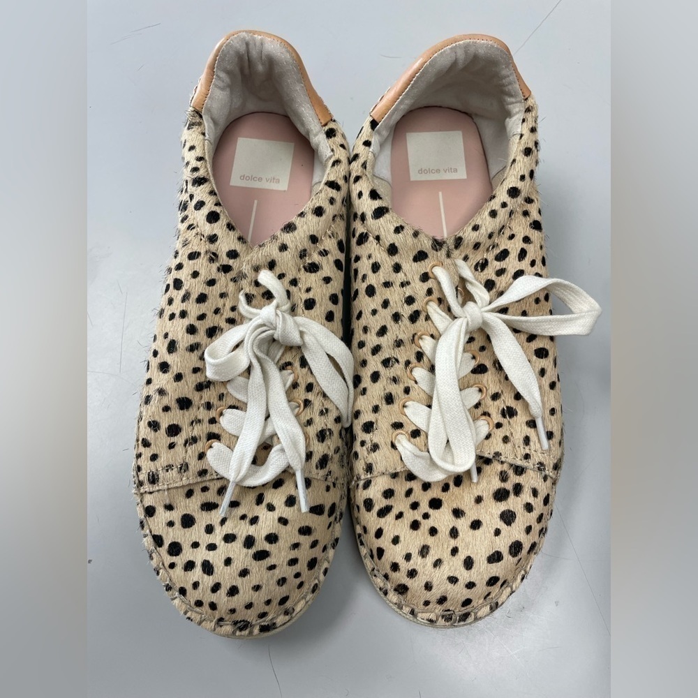 Dolce Vita Size 8.5 Women’s Madox Calf Hair Leopard-Print Sneakers •Low Top EGUC - Picture 3 of 16